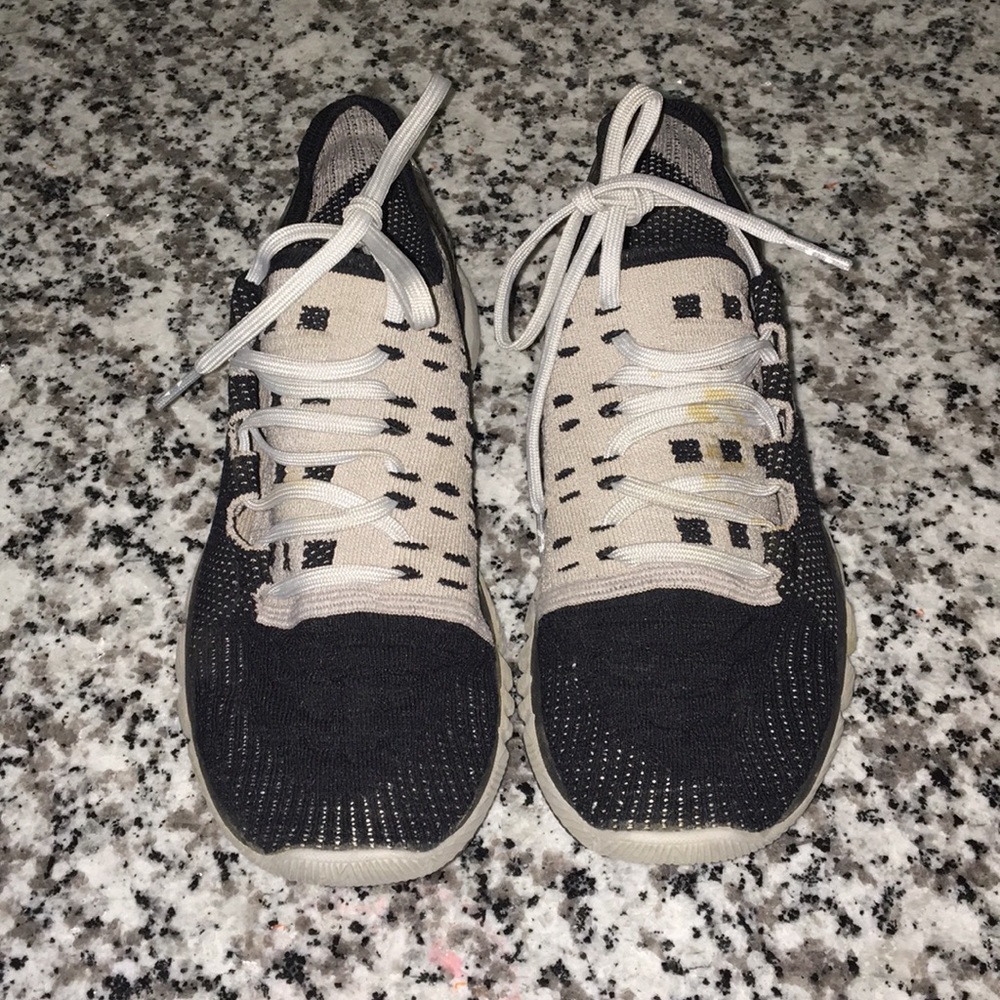 UA Women’s Speedform’s Sz 7.5